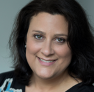 Laura King headshot