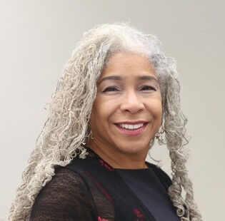 Deanna Wathington Headshot