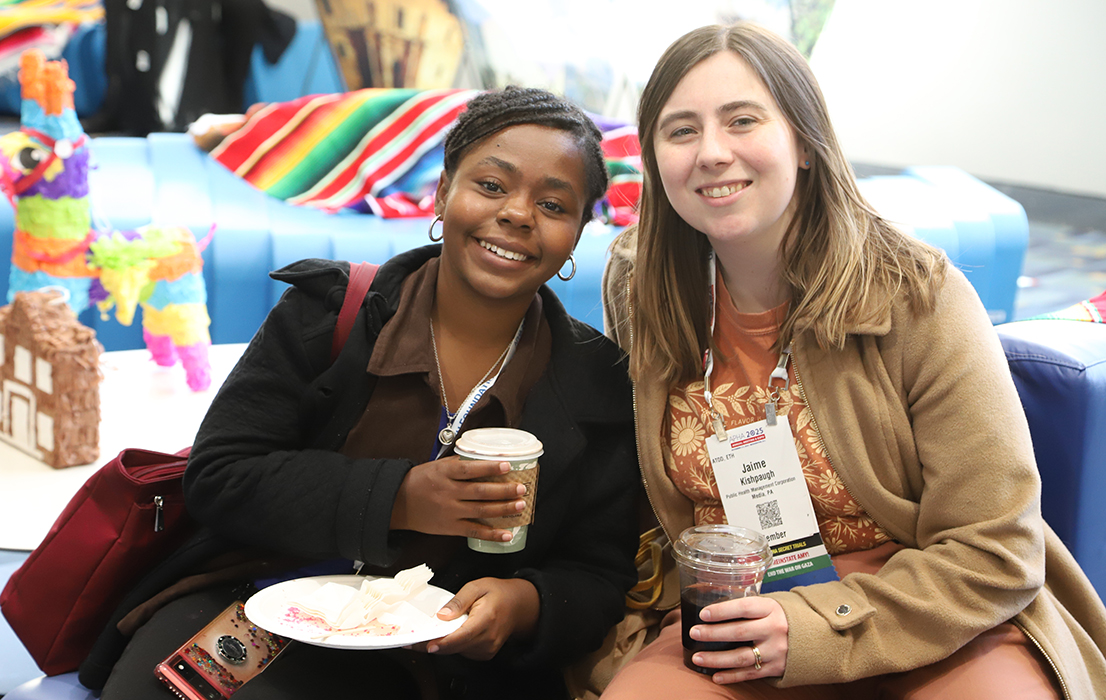 Wednesday chat sitting_2025_700