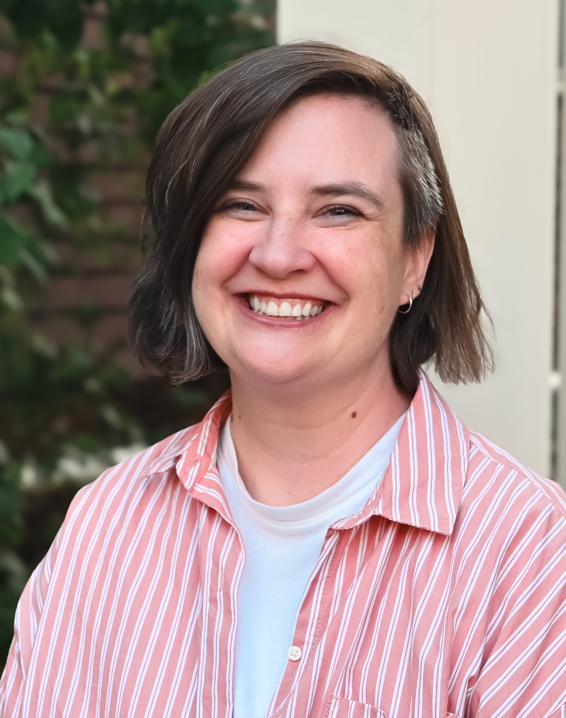 Lacey Connelly headshot