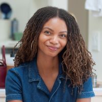 Leah Thomas headshot